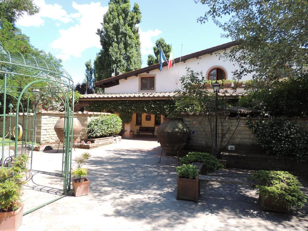 Вилла Country Relais I Due Laghi Ангвиллара-Сабация Экстерьер фото