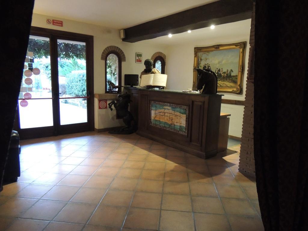 Вилла Country Relais I Due Laghi Ангвиллара-Сабация Экстерьер фото