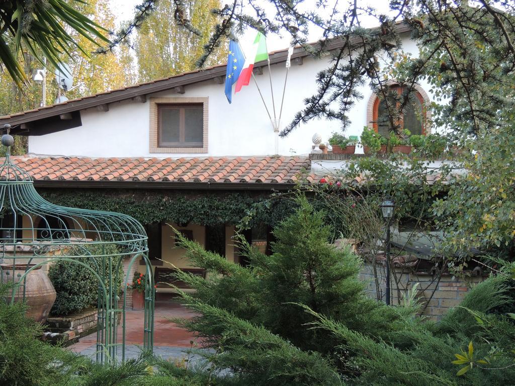 Вилла Country Relais I Due Laghi Ангвиллара-Сабация Экстерьер фото