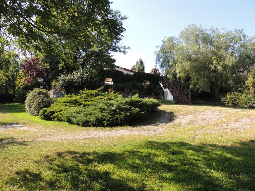 Вилла Country Relais I Due Laghi Ангвиллара-Сабация Экстерьер фото
