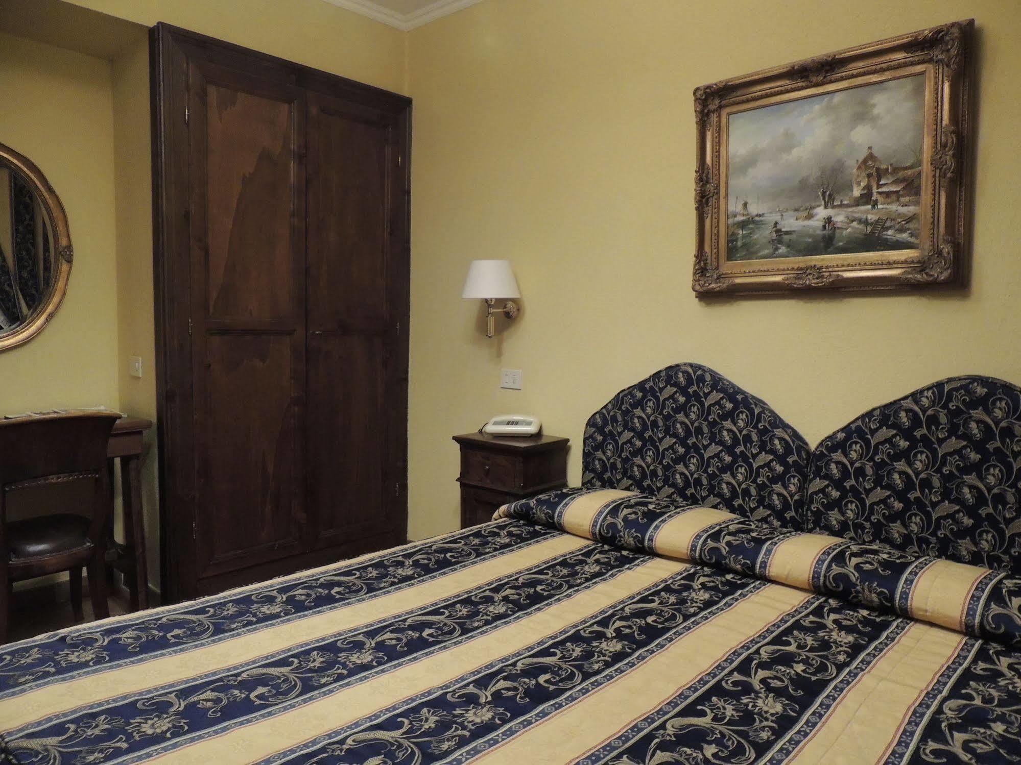 Вилла Country Relais I Due Laghi Ангвиллара-Сабация Экстерьер фото